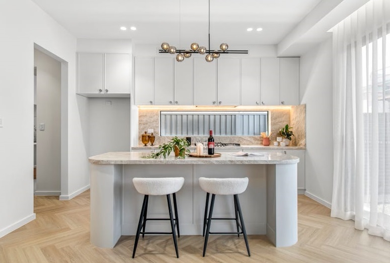 10 Raven Circuit Photo 7